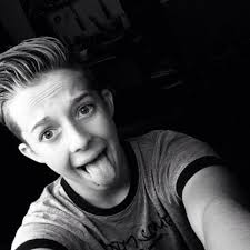 Jules Raymond (@julray1706)