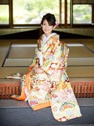 和装前撮り 大阪大仙公園でロケーション撮影された新郎新婦様 色打掛2着目お色直し 衣裳店の前撮り blog 色打掛 おしゃれ 花嫁 色打掛 花嫁衣装 色打掛