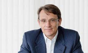 Exploring the relationship between people, business & the economy. Deutsche Bank Dem Swiss Banking Auf Den Fersen