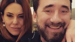 Attualità federico zampaglione si sposa, la ex claudia gerini reagisce così: B G9jdbpk73gim