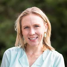 Amanda Passmore's Instagram, Twitter & Facebook