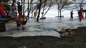Ketika anda bingung cari kerja sampingan yang bisa dibawa pulang, anda bisa mencoba mengasah kemampuan menulis untuk menghasilkan sejumlah uang setiap bulannya. Pantai Bugel Dihantam Gelombang Tinggi Sulikan 3 Hari Tak Melaut Suara Jogja