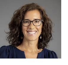 Meredith Carroll's Instagram, Twitter & Facebook