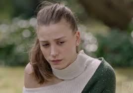 Serenay Sarikaya Sac Modelleri Sarisin Guzel Oyuncu Serenay Sarikaya Yaptigin Islerde Oldukca Basarili Ve Sac Stilleri Konusunda Da Baya Iyi Sac Stil Kadin