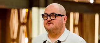 Quién es Rodolfo Vera Calderón, el periodista mexicano que disputará la  final de MasterChef Argentina