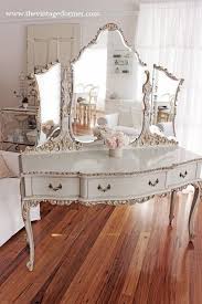 We'll show you the top 10 most popular house styles, including cape cod, country french, colonial, victorian, tudor, craftsman, cottage, mediterranean. Creativemuggle Diy Vintage Decor Vintage Decor Retro Home Decor