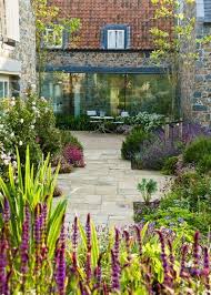 Mediterranean Landscape By Society Of Garden Designers Sgd Courtyard Gardens Design Small Courtyard Gardens Garden Design