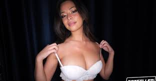 Scarlett Alexis gets filled with jizz | Any Porn