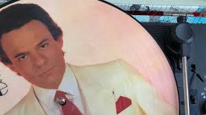 Elio Veliz, el José José cubano, deslumbra con su increíble voz