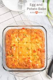 I used bacon in my version, but you can use sausage, ham, or leave out the meat entirely for a vegetarian meal. Easy Egg And Potato Breakfast Casserole Bless This Mess