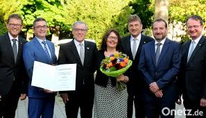 (8.00 uhr bis 20.00 uhr) für euch da. Vr Bank Amberg Setzt Auf Mensch Und Technik Onetz