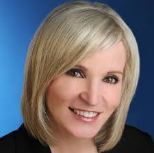 Condolences for the loss of a beloved golden retriever named Lola