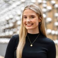 600+ profilů „Basinski“