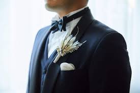 結婚式参列にポケットチーフはいらない？！カッコよく決まる選び方や折り方をマスター♩ | ウェディングニュース