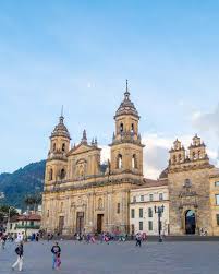 Bogotá est souvent considérée comme tentaculaire, embouteillée et froide en comparaison avec l'exotique carthagène ou medellín, la ville du printemps éternel. Colombia Visit Latin America
