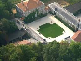 Chateau De L Oiseliniere Hotel A Clisson In 2020 Hotel House Styles Mansions