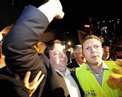 Since 2004 de wever is the leader of the he played a prominent role in the 2007 belgian government formation and presided over his party's victory in the 2010. Letterlijk De Overwinningsspeech Van Bart De Wever De Standaard Mobile