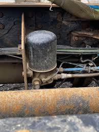 (used) 2004 mack ch613, air dryer, side: Mack Air Dryers For Sale