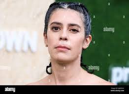 Roberta Marquez's Instagram, Twitter & Facebook