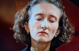 Mogłaby być siostrą Chopina...