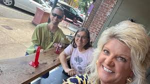 Susan Rys's Instagram, Twitter & Facebook