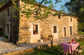 El mercado de santiago de compostela existe desde 1884 y se ha convertido en uno de los sitios más visitados de la ciudad. A Casa Da Torre Branca A Boutique Hotel In Santiago De Compostela Page