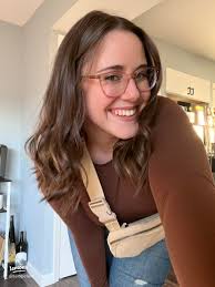 Meet Sam: A Millennial Content Creator 👋🏼