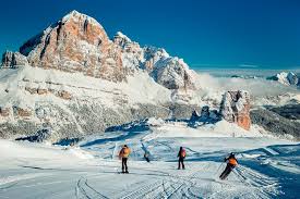Ai fondisti cortina offre circa 70 km di piste. Cortina Ski Resort Guide Snow Forecast Com