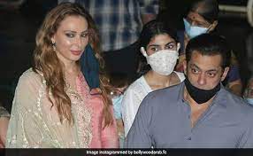 She caught wide media attention after she was romantically linked with bollywood heartthrob salman khan, and the couple was seen together. Ganesh Chaturthi 2020 Iulia Vantur Joins Salman Khan And Family For Visarjan
