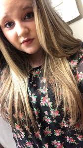 Nicole Mowery's Instagram, Twitter & Facebook