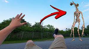 Mysteriously disappearances of people, unsolved murders and other things happening in the locations of this monster. Drone Catches Siren Head At Haunted Screaming Forest He S Actually Real Youtube