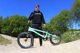 On 25 july 2015 he won the elite men of the 2015 uci. Bike Check Going Xxxxl With Niek Kimmann Ned