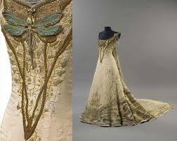 Dragonfly Dress 3 3 No Idea What Era This Is But I Wish I Could Have Lived In It Dd Art Nouveau Dress Fantasy Fashion Dragonfly Clothing