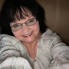 I have recently been reading a lot of thrillers and I love it. Now I'm  curious to try some horror. I want them to be scary, not Stephen King. I  would love