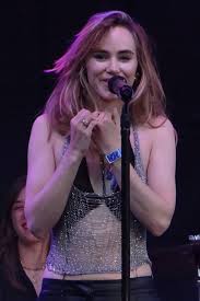 Suki Waterhouse - Wikipedia