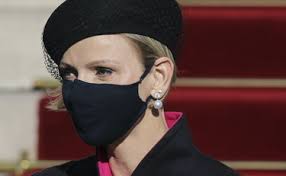Si è regalata per il suo natale 2020, un nuovo taglio. Charlene Di Monaco E Il Caso Capelli La Foto Di Compleanno E Con La Parrucca Il Tempo
