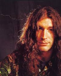 Happy 57th Birthday Sean Kinney 🎉🎉🎉 May 27, 1966 Sean Howard Kinney is  an American musician, best known as the drummer and co-founder of the rock  band Alice In Chains. Kinney also