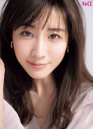 吸引力がハンパじゃない 田中みな実 の好感度春メイク３変化 遠藤友子 ビューティニュース voce ヴォーチェ 美容雑誌 voce 公式サイト 春 メイク 美しいアジア人女性 美人 顔