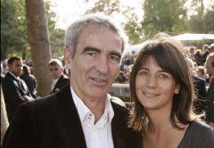 Dans une interview accordée à paris match, la journaliste estelle denis revient sur la demande en avant tout, je ressens une immense tristesse pour mon compagnon, se souvient estelle denis dans. Le Mariage De Raymond Domenech Et Estelle Denis En Septembre