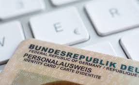 Das ist beim personalausweis jetzt alles neu. Personalausweis Abgelaufen Wie Lange Sie Zeit Haben Ihren Perso Zu Erneuern Und Was Ihnen Ohne Gultigen Ausweis Droht Antrag24 De