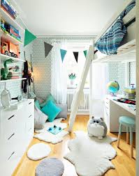 In kleinen räumen ist ein hochbett aus kiefer oder buche perfekt, da sich unter dem bett schreibtisch und co. 25 Ideen Zum Gestalten Und Einrichten Im Kinderzimmer Kinderzimmer Einrichten Junge Kinder Zimmer Kinderzimmer