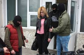 Curtea de apel craiova a respins doar cererea de suspendare a deciziei de adopție în cazul sorinei lucan, formulată de parchetul general, a declarat pentru… zeci de persoane din baia de aramă au protestat duminică în fața parchetului de pe lângă curtea de apel craiova, cerând anularea adopției. Curtea De Apel Craiova A Decis Incepe Procesul InculpaÅ£ilor Din Dosarul SpagÄ Pentru Sange Cuvantul LibertÄÅ£ii