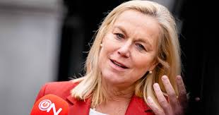 Janna is afgestudeerd in londen en woont in amsterdam. Boeren Wraken Rechter In Smaad En Lasterzaak Tegen Sigrid Kaag Omdat D66 Leider Wordt Voorgetrokken Home Gelderlander Nl