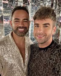 Carlos Zapata (@caznews) • Instagram photos and videos