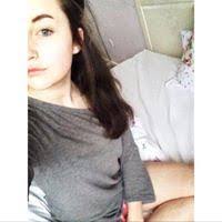 Holly Passmore's Instagram, Twitter & Facebook