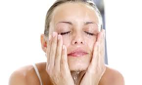 Hada Labo AHA + BHA, Pembersih Wajah Dengan Formula Anti-Pencemaran