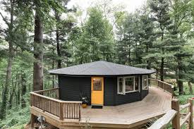 Centered around asheville nc, in the beautiful north carolina mountains, asheville connections is pleased to introduce you to our luxury asheville vacation rentals. Top 18 Airbnb Asheville Rentals For A North Carolina Getaway 2021