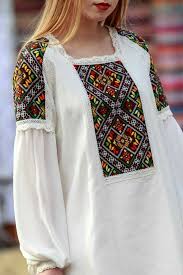 Pin By Alena Shirba On Vishivanka Fashionista Clothes Dress Neck Designs Model Dress Batik