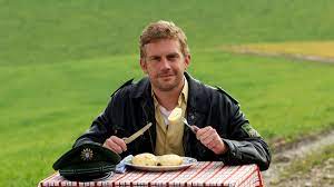 Wir verkaufen beide bücher zusammen zum paketpreis von 8€. Dampfnudelblues Krachledern Witzig Film Tv Serien