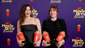 Non perderti i video dei programmi tv, la musica e i testi delle e ancora news, foto, gossip, eventi e concerti targati mtv. Wandavision Wins Best Show At 2021 Mtv Movie Tv Awards Mtv